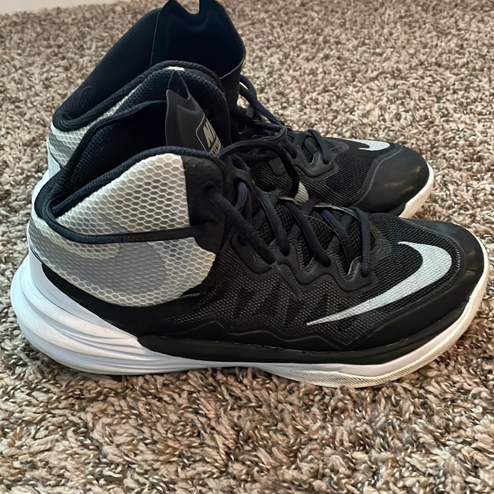 Women’s Nike athletic shoes